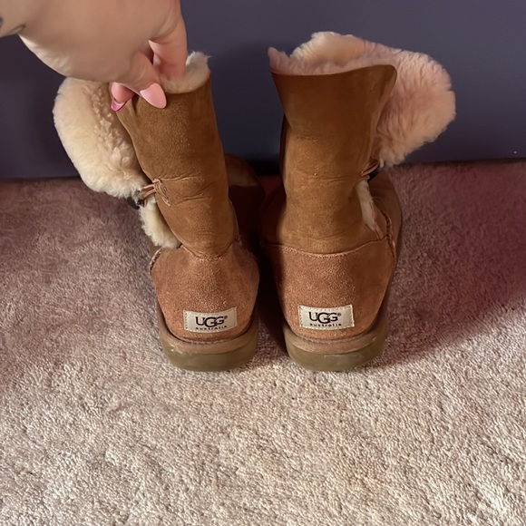 UGG Bailey Button II Boots - Picture 2 of 5